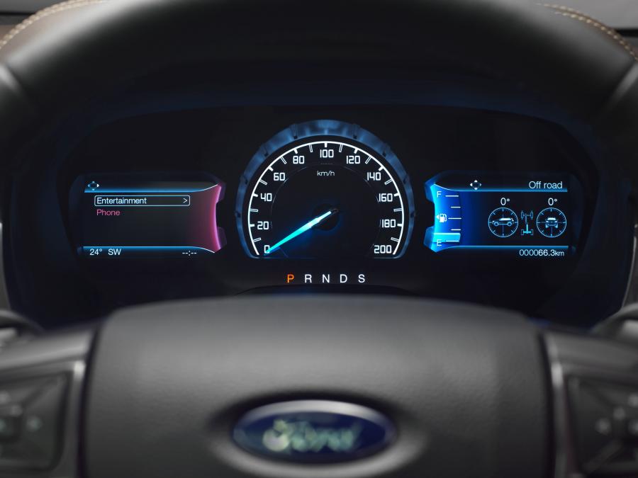  Ford Everest 2015 года  (TH) (фото 13 из 27)